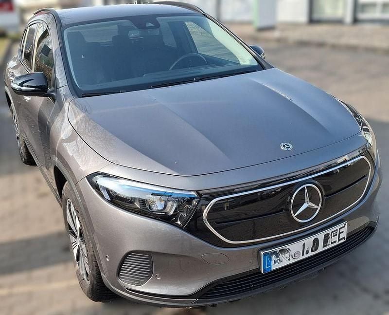 Gebraucht Mercedes EQA250 139 kW (190 PS) 2023 Grau SUV