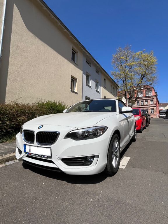 Weiß Gebraucht 2015 BMW 220 Advantage Cabrio | 17.800 € (Guter Preis) - Bild 1/4
