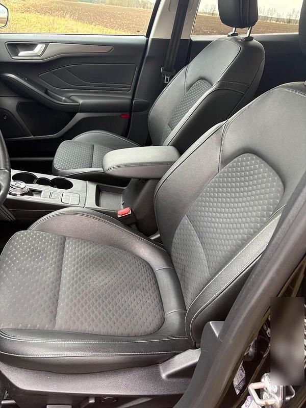 Gebraucht Ford Focus Titanium 150 PS (110 kW) 2019 Schwarz Kombi