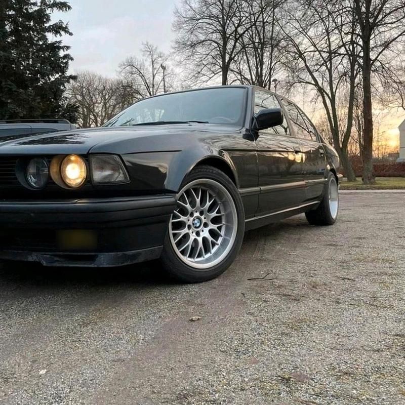 Second-hand BMW 730 188 CP (138 kW) 1993 Negru Berlinǎ