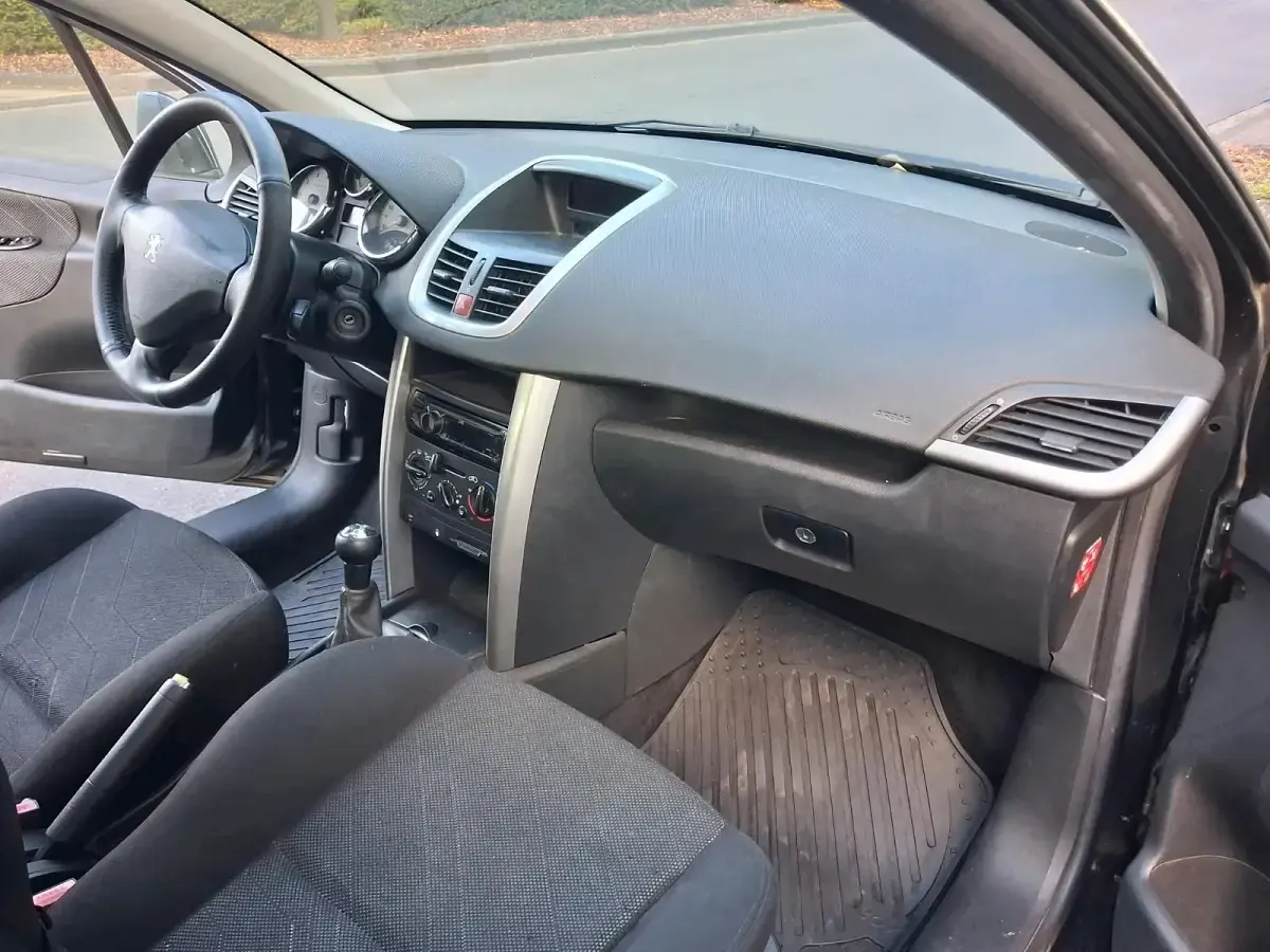 Gebraucht Peugeot 207 120 PS (88 kW) 2007 Schwarz Kleinwagen