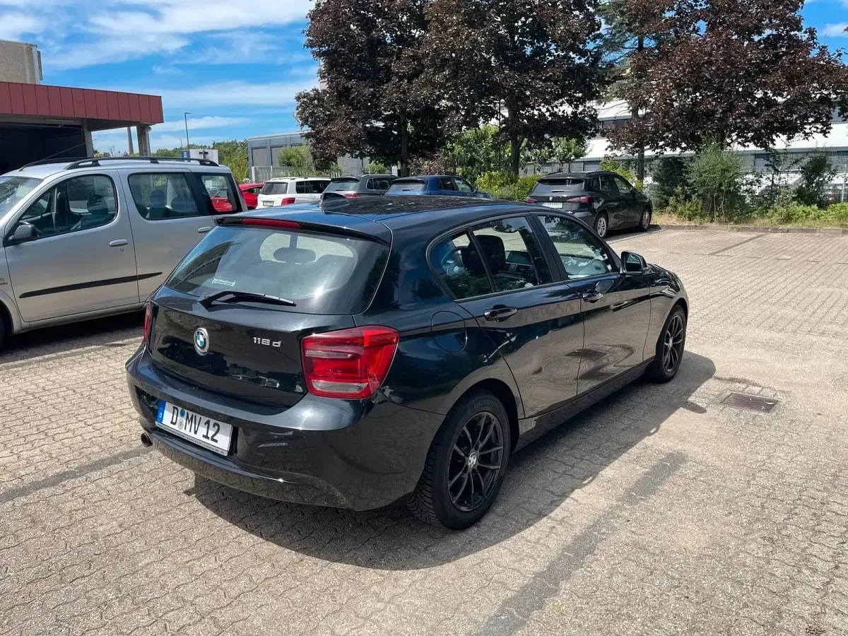 Gebraucht BMW 118 143 PS (105 kW) 2013 Schwarz Kleinwagen