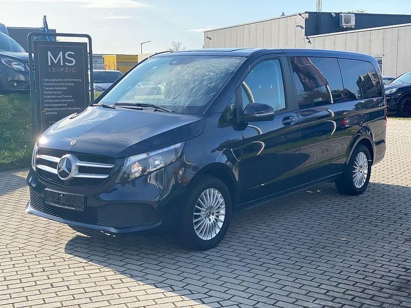 Blau Gebraucht 2020 Mercedes V250 Edition Van / Kleinbus | 43.280 € (Superpreis) - Bild 1/4