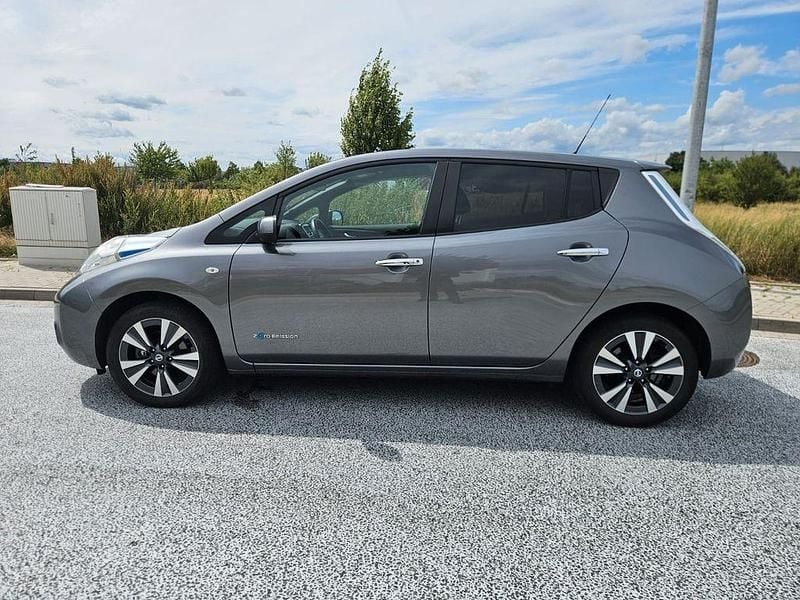 Gebraucht Nissan Leaf Tekna 80 kW (109 PS) 2017 Grau Kleinwagen