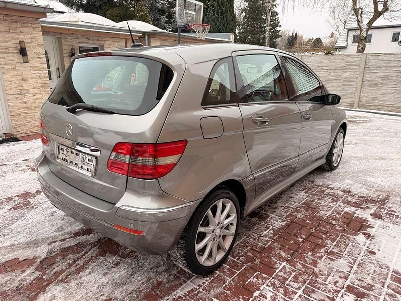 Gebraucht Mercedes B200 Sport 136 PS (100 kW) 2008 Grau Van / Kleinbus