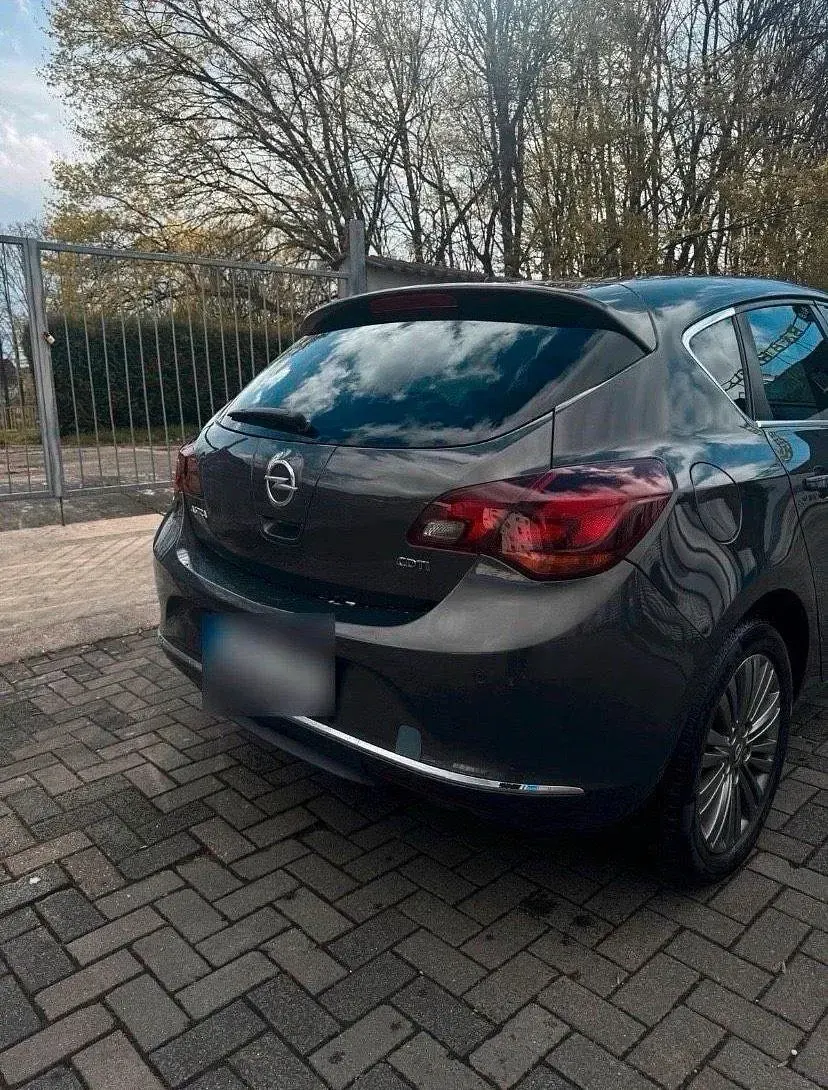 Gebraucht Opel Astra 125 PS (91 kW) 2012 Grün Limousine