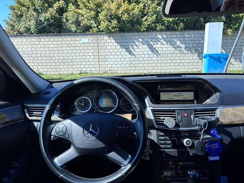 Gebraucht Mercedes E250 Elegance 204 PS (150 kW) 2010 Limousine