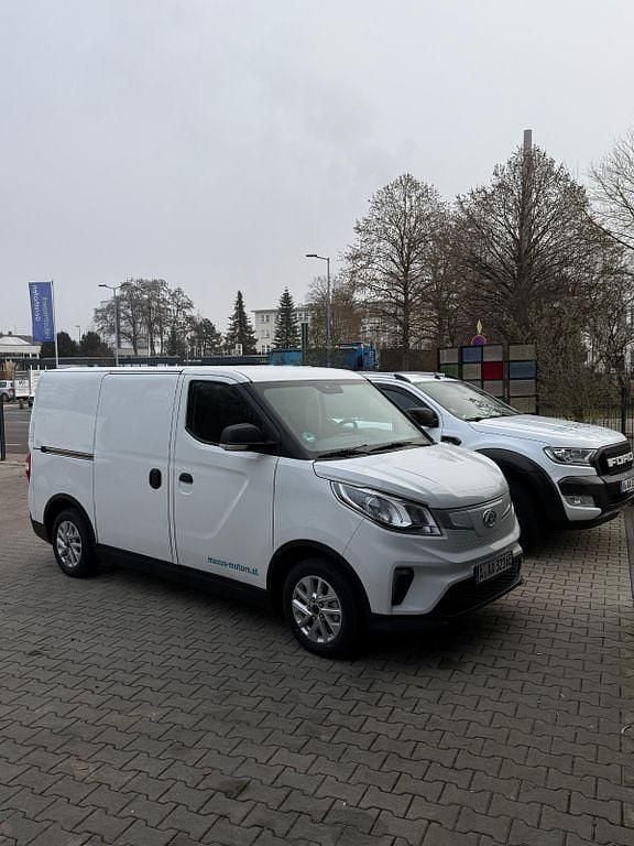 Neu Maxus eDeliver 3 117 kW (160 PS) 2025 Weiß Van