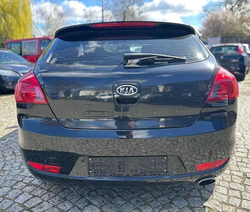 Gebraucht Kia Ceed 109 PS (80 kW) 2009 Schwarz Kleinwagen