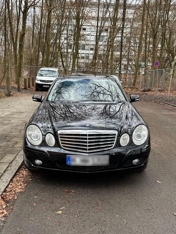 Gebraucht Mercedes E280 190 PS (139 kW) 2007 Schwarz Limousine