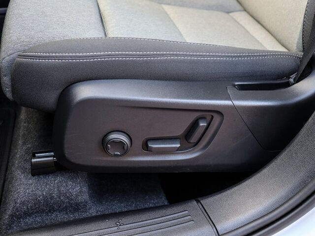 Gebraucht Volvo XC40 Plus 163 PS (119 kW) 2024 Weiß SUV