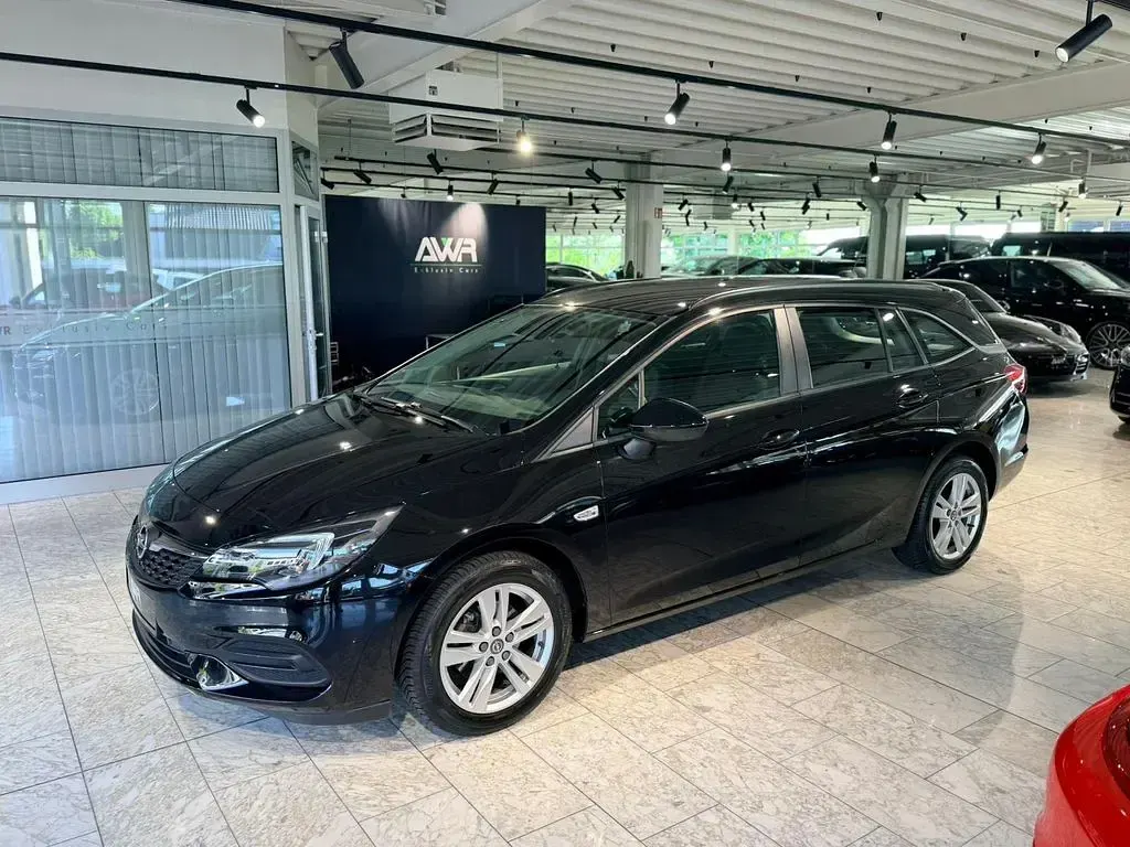 Usata Opel Astra Edition 110 CV (80 kW) 2021 Nero Berlina