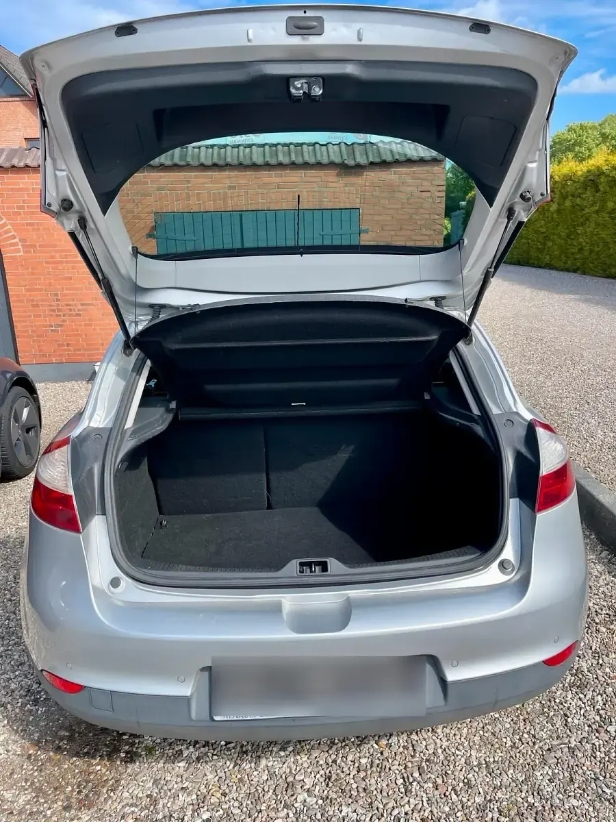 Gebraucht Renault Mégane 116 PS (85 kW) 2012 Grau Limousine