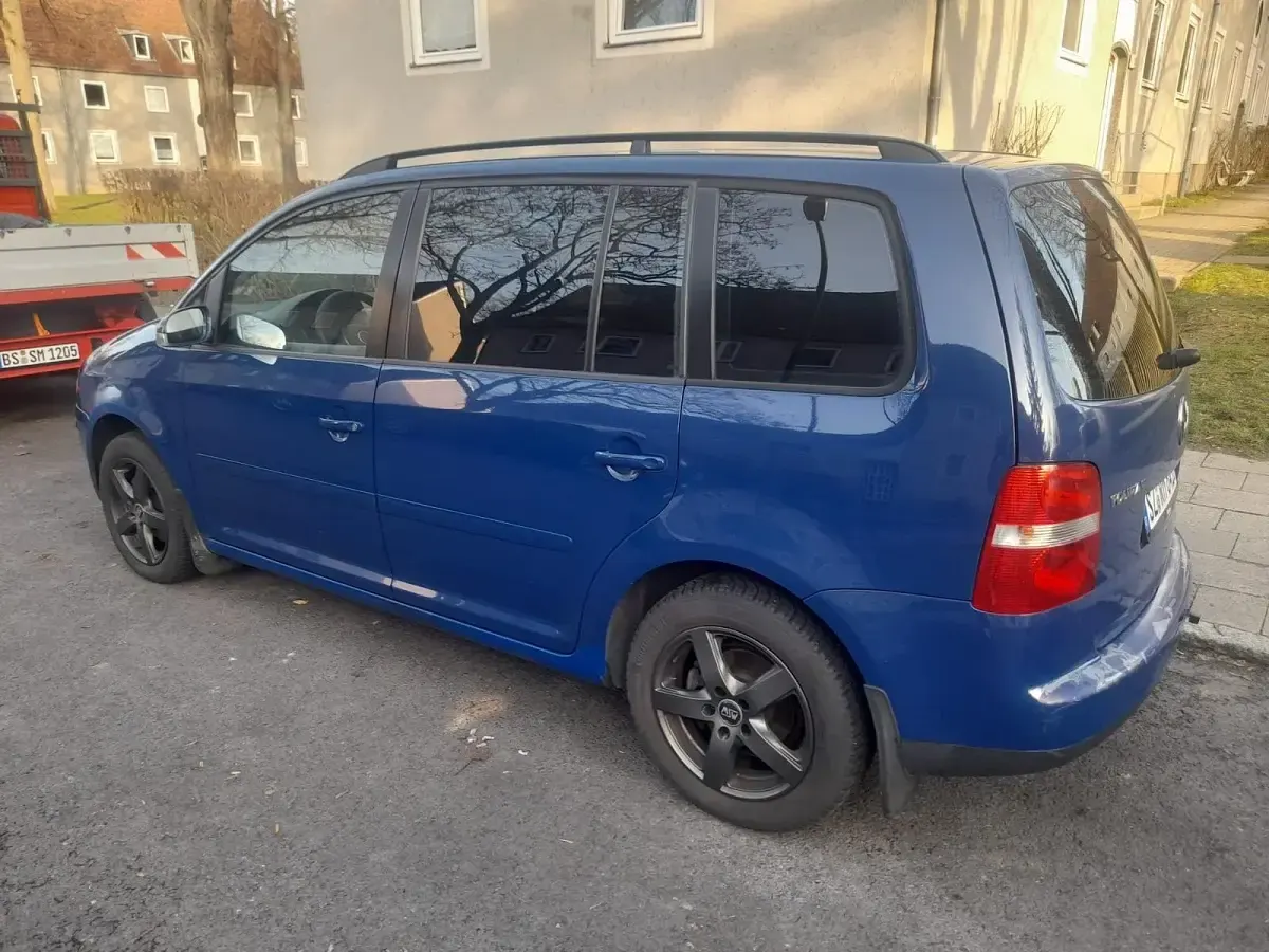 Gebraucht VW Touran 105 PS (77 kW) 2005 Blau Van / Kleinbus