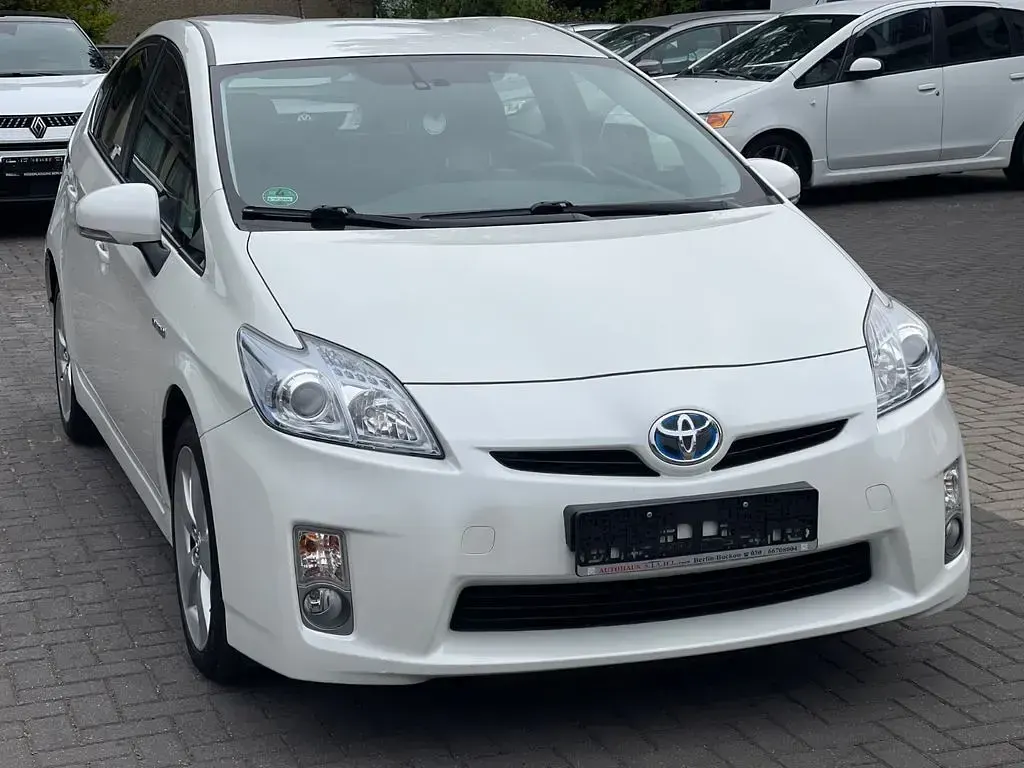 Gebraucht Toyota Prius Life 99 PS (72 kW) 2013 Weiß Limousine