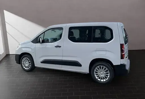 Neu Toyota Proace Verso City 110 PS (80 kW) 2026 Weiß Kombi