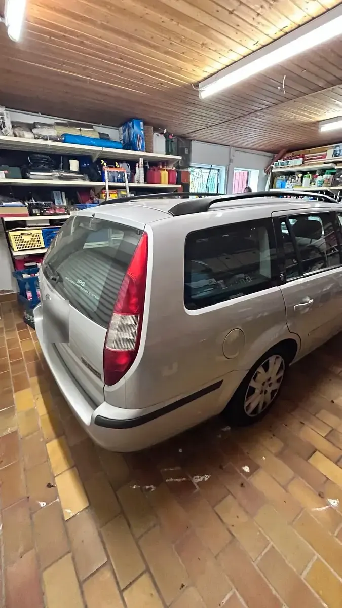 Gebraucht Ford Mondeo Ghia 170 PS (125 kW) 2001 Silber Kombi