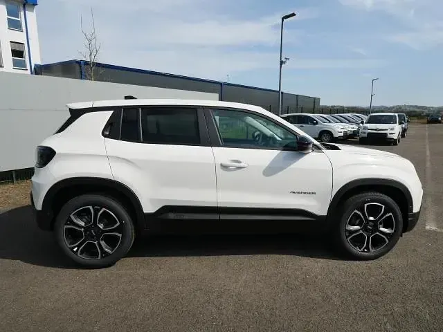 Neu Jeep Avenger Summit 110 PS (80 kW) 2026 Snow white (weiss) SUV