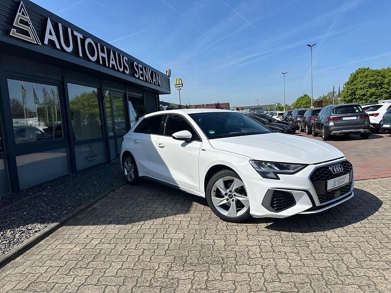 Weiß Gebraucht 2024 Audi A3 Sportback S-Line Kleinwagen | 23.990 € (Guter Preis) - Bild 1/4