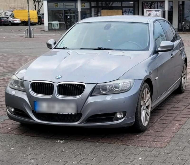 Grau Gebraucht 2009 BMW 318 Limousine | 4.249 € (Superpreis) - Bild 1/4