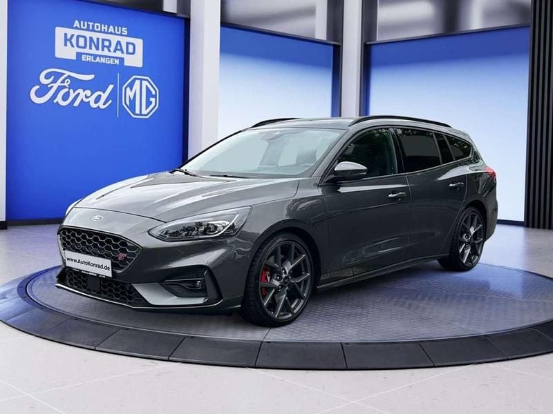 Magneticgrau metallic Gebraucht 2021 Ford Focus ST Kombi | 29.980 € (Fairer Preis) - Bild 1/4