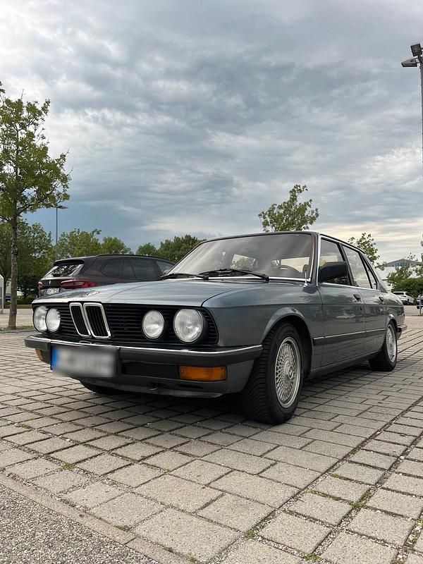 Blau Gebraucht 1984 BMW 518 Limousine | 6.900 € - Bild 1/4