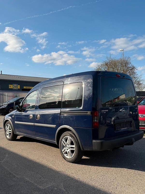 Gebraucht Opel Combo 75 PS (55 kW) 2011 Van / Kleinbus
