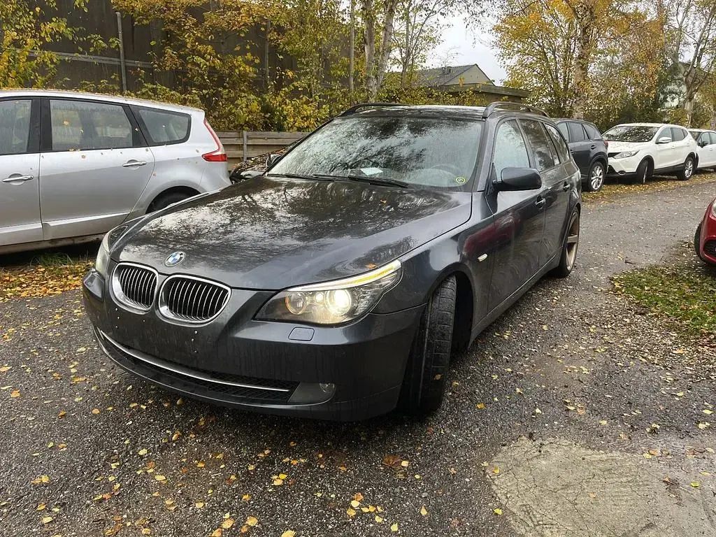Gebraucht BMW 523 190 PS (139 kW) 2008 Grau Kombi