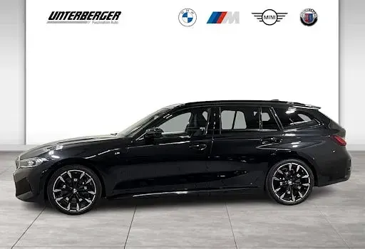 Gebraucht BMW 330 Comfort Edition 286 PS (210 kW) 2026 Saphirschwarz Kombi