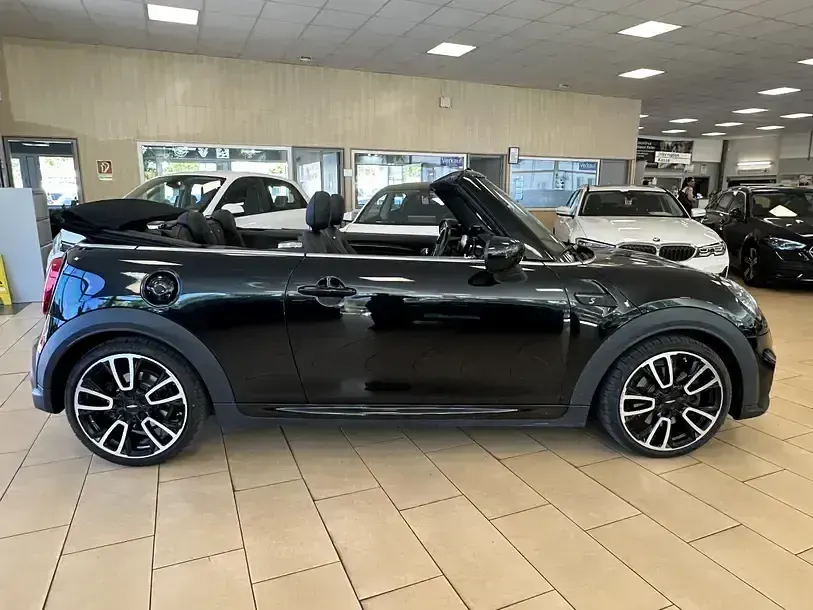 Gebraucht Mini John Cooper Works Cabriolet 178 PS (130 kW) 2021 Schwarz midnight black metallic (metallic) Cabrio