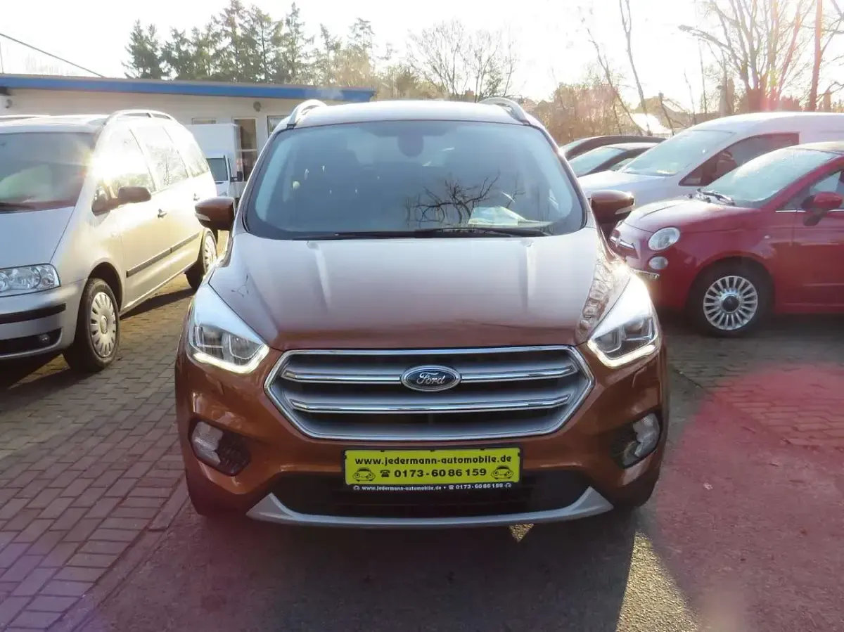 Gebraucht Ford Kuga Titanium 182 PS (133 kW) 2017 Torinobraun metallic SUV