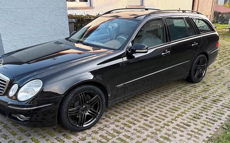 Gebraucht Mercedes E320 Avantgarde 224 PS (164 kW) 2006 Schwarz Kombi