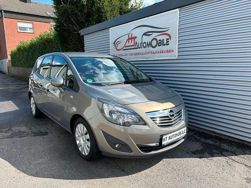 Braun Gebraucht 2011 Opel Meriva Van / Kleinbus | 4.499 € (Fairer Preis) - Bild 1/4