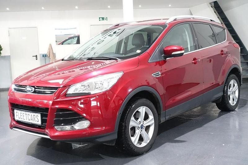 Rot Gebraucht 2015 Ford Kuga Titanium SUV | 7.950 € (Guter Preis) - Bild 1/4