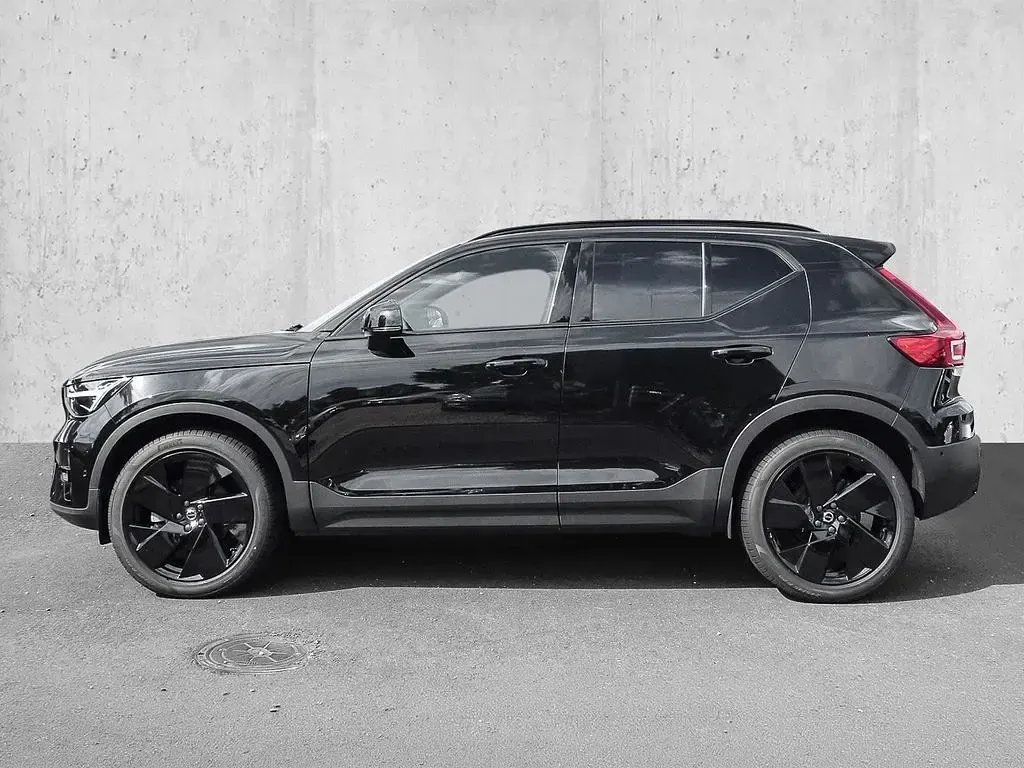 Gebraucht Volvo XC40 Plus 197 PS (144 kW) 2025 Onyx black SUV