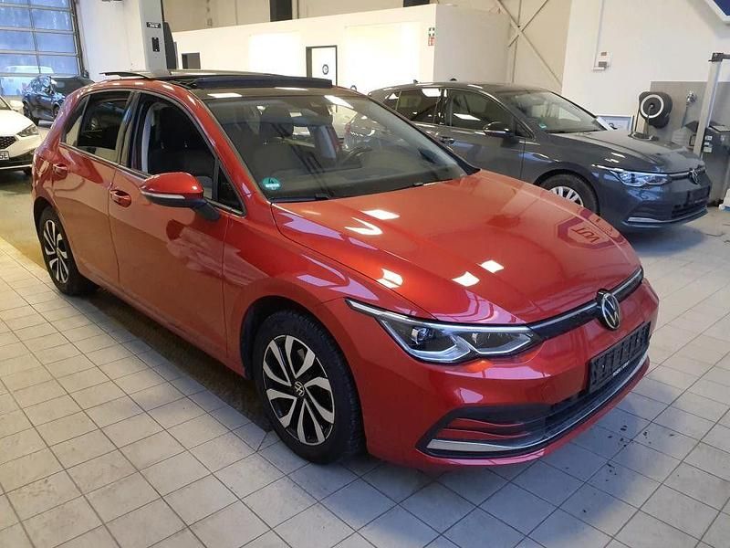 Gebraucht VW Golf VIII Active 220 PS (161 kW) 2022 Rot Limousine