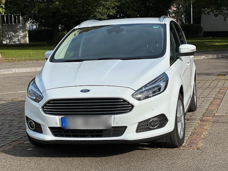 Gebraucht Ford S-MAX S 150 PS (110 kW) 2018 Weiß Van / Kleinbus