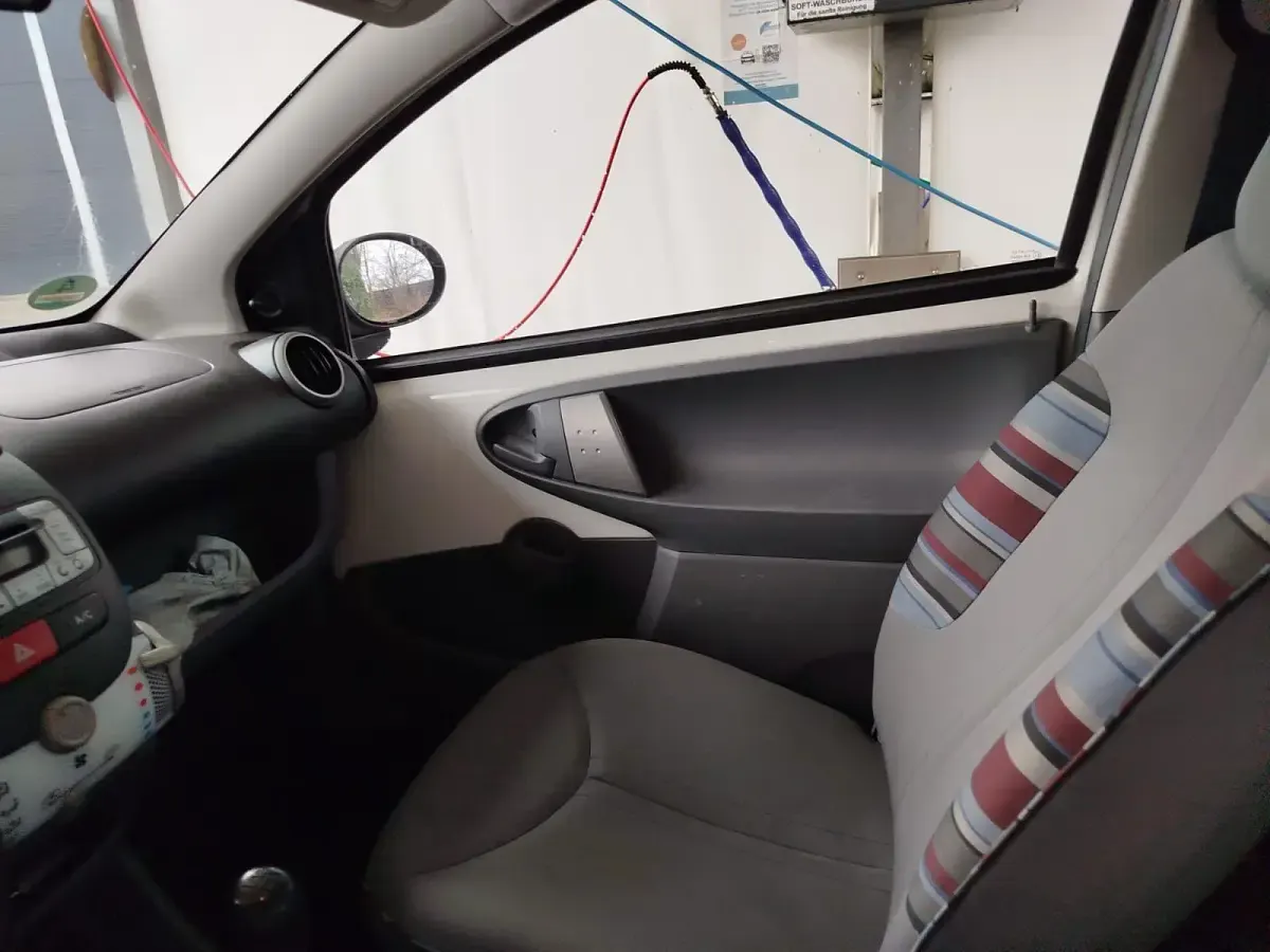 Gebraucht Citroën C1 69 PS (50 kW) 2011 Weiß Kleinwagen