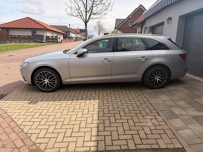 Gebraucht Audi A4 Ambiente 150 PS (110 kW) 2017 Silber Kombi