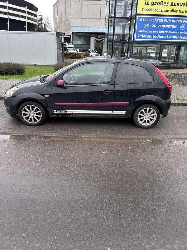 Gebraucht Ford Fiesta Ghia 90 PS (66 kW) 2006 Limousine