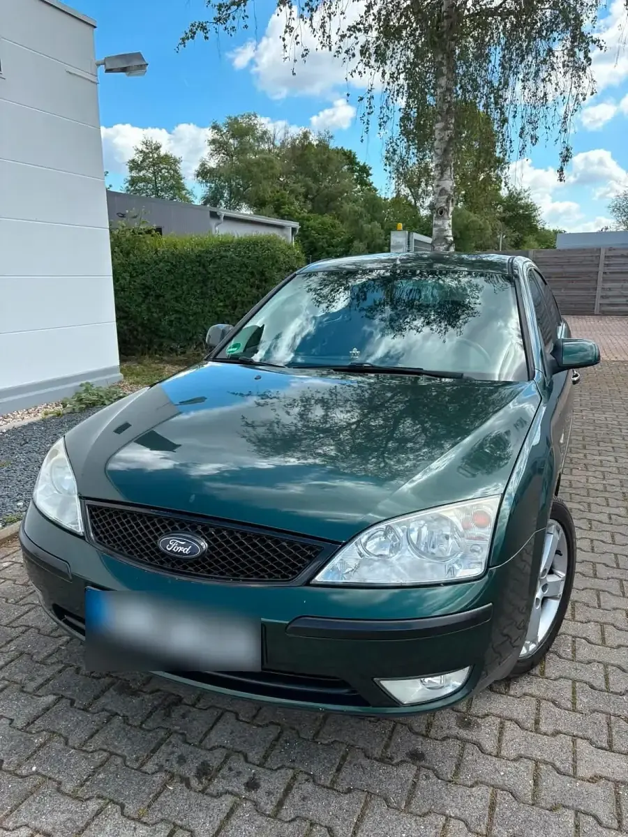 Usado Ford Mondeo 110 CV (80 kW) 2004 Gris Berlina