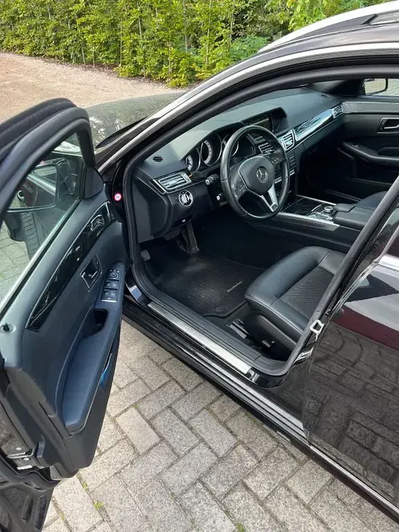 Gebraucht Mercedes E350 Avantgarde 258 PS (189 kW) 2016 Schwarz Limousine