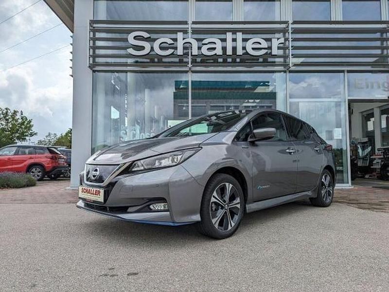 Dark grey metallic Gebraucht 2022 Nissan Leaf N-Connecta Kleinwagen | 18.900 € (Teuer) - Bild 1/4