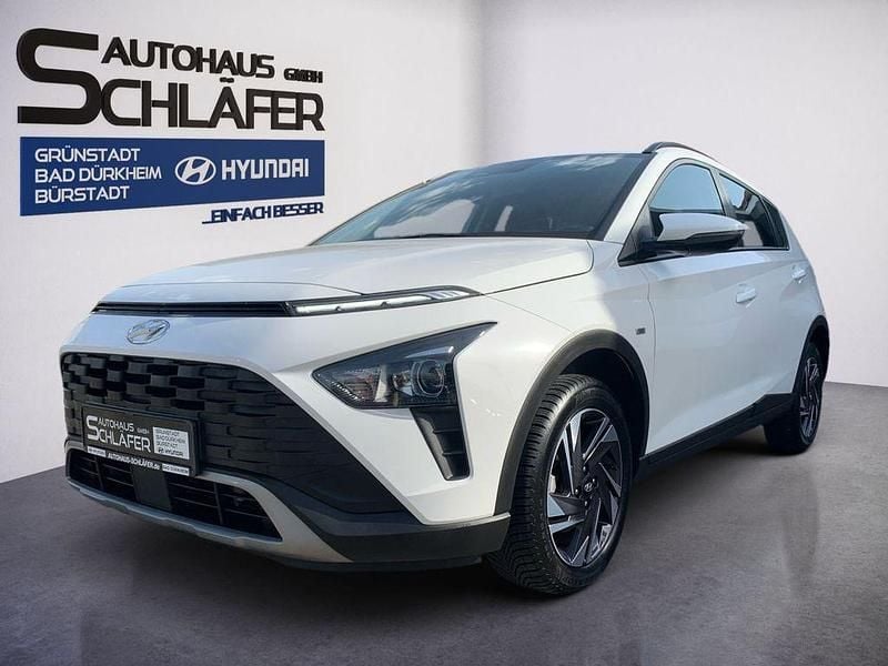 Atlas white / sol Gebraucht 2024 Hyundai Bayon Trend SUV | 19.480 € (Guter Preis) - Bild 1/4