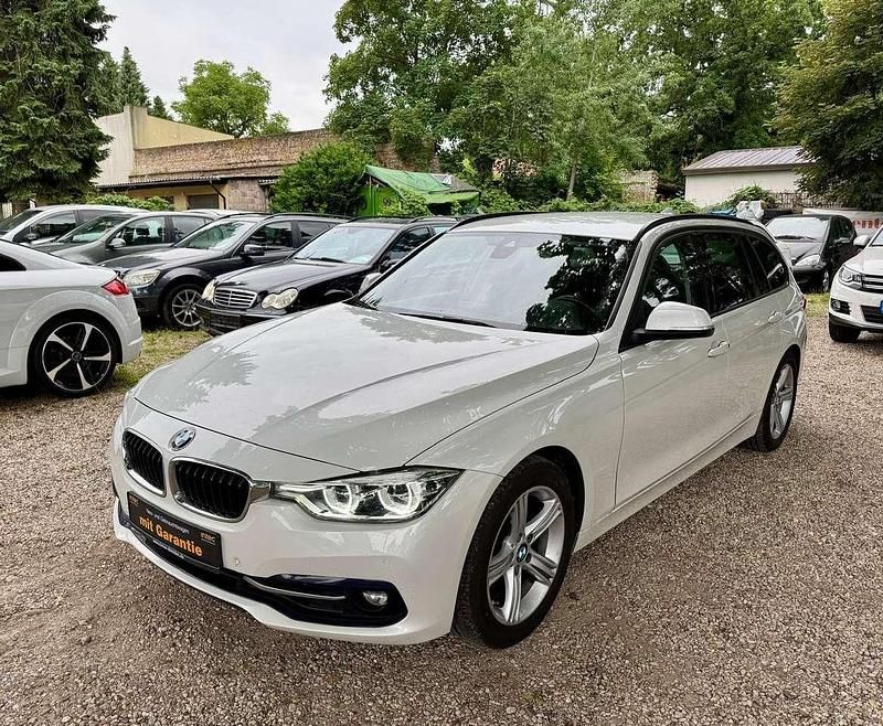 Metallic Gebraucht 2019 BMW 318 Kombi | 14.999 € (Guter Preis) - Bild 1/4