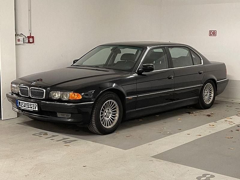 Gebraucht BMW 750L 326 PS (239 kW) 2000 Schwarz Limousine