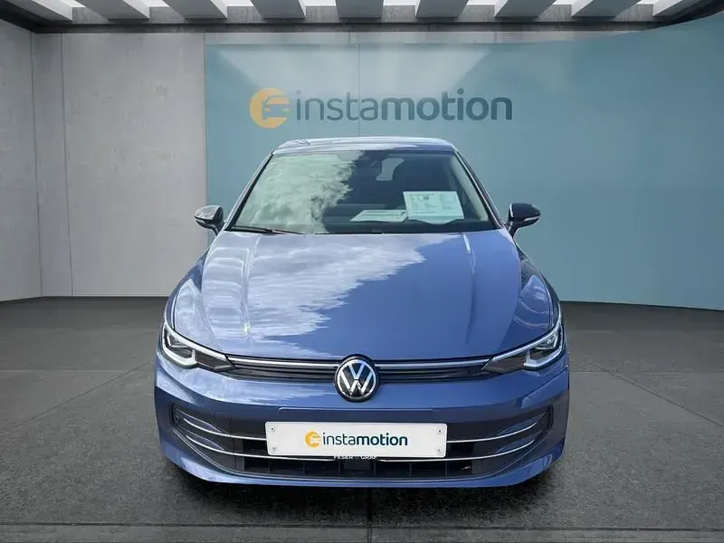 Gebraucht VW Golf VIII 150 PS (110 kW) 2025 Blau Kleinwagen
