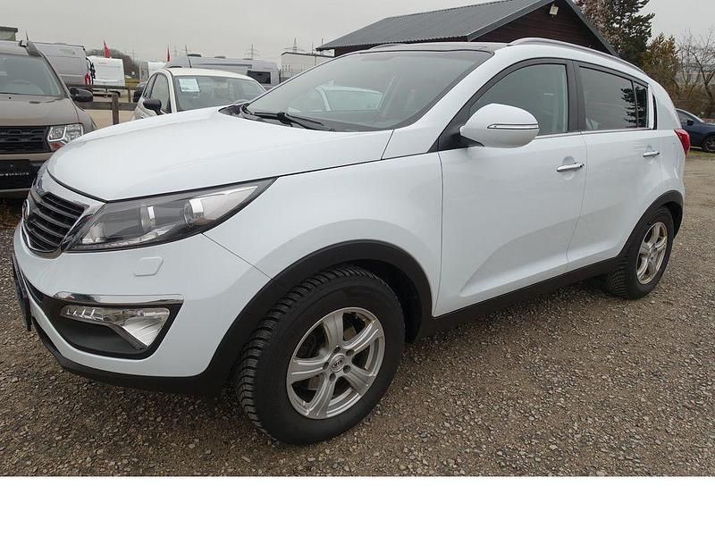 Weiß Gebraucht 2011 Kia Sportage Spirit SUV | 8.950 € (Fairer Preis) - Bild 1/4