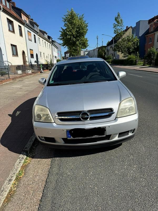 Silber Gebraucht 2004 Opel Vectra Limousine | 3.200 € (Etwas zu teuer) - Bild 1/4