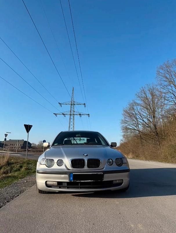 Gebraucht BMW 316 Compact 116 PS (85 kW) 2002 Silber Kleinwagen